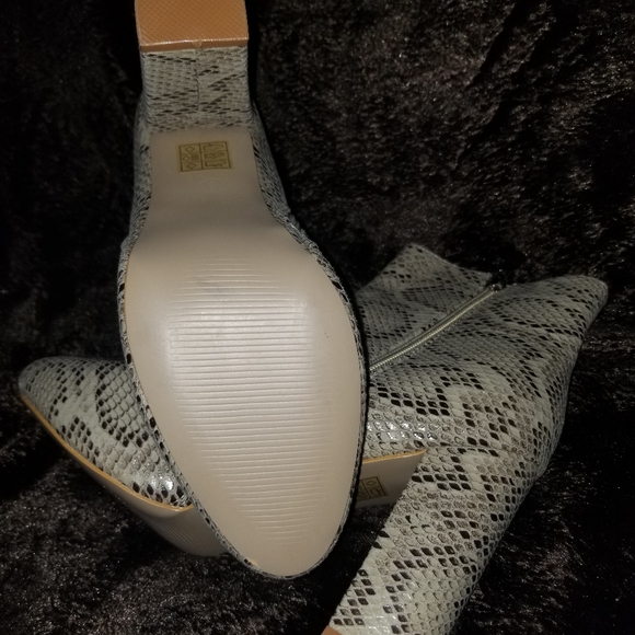 Boots - Picture 2 of 3